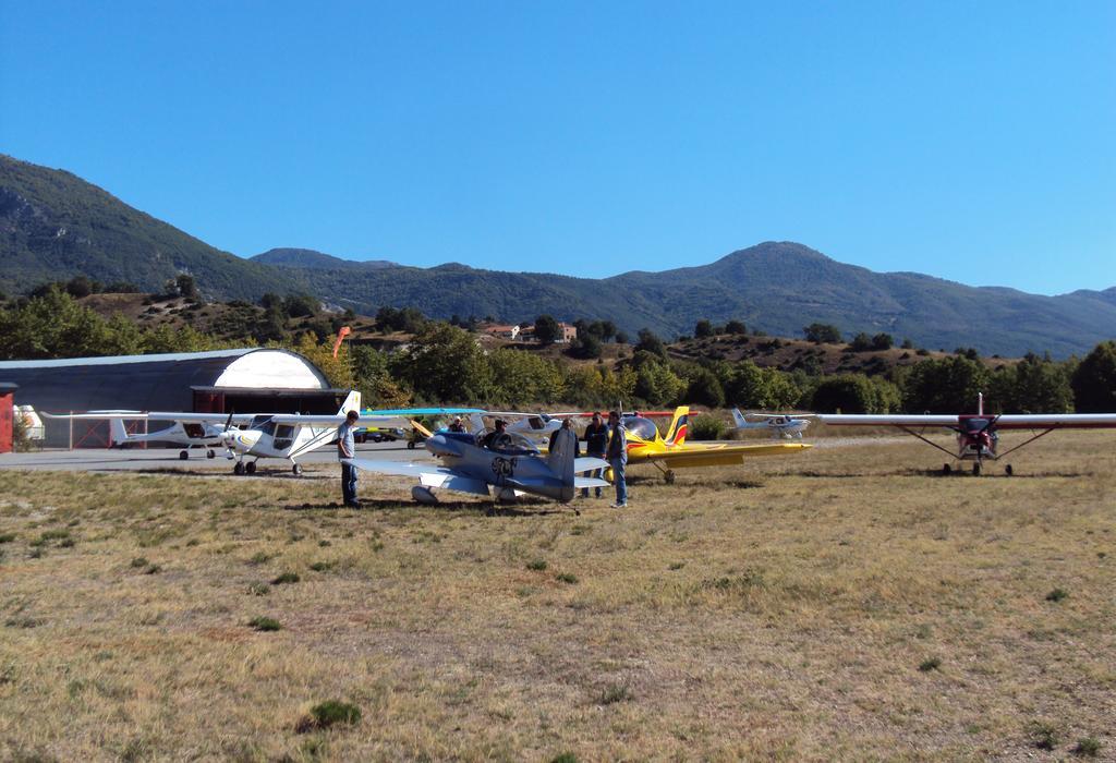 Aitheron Hotel Air Park Zervi エクステリア 写真