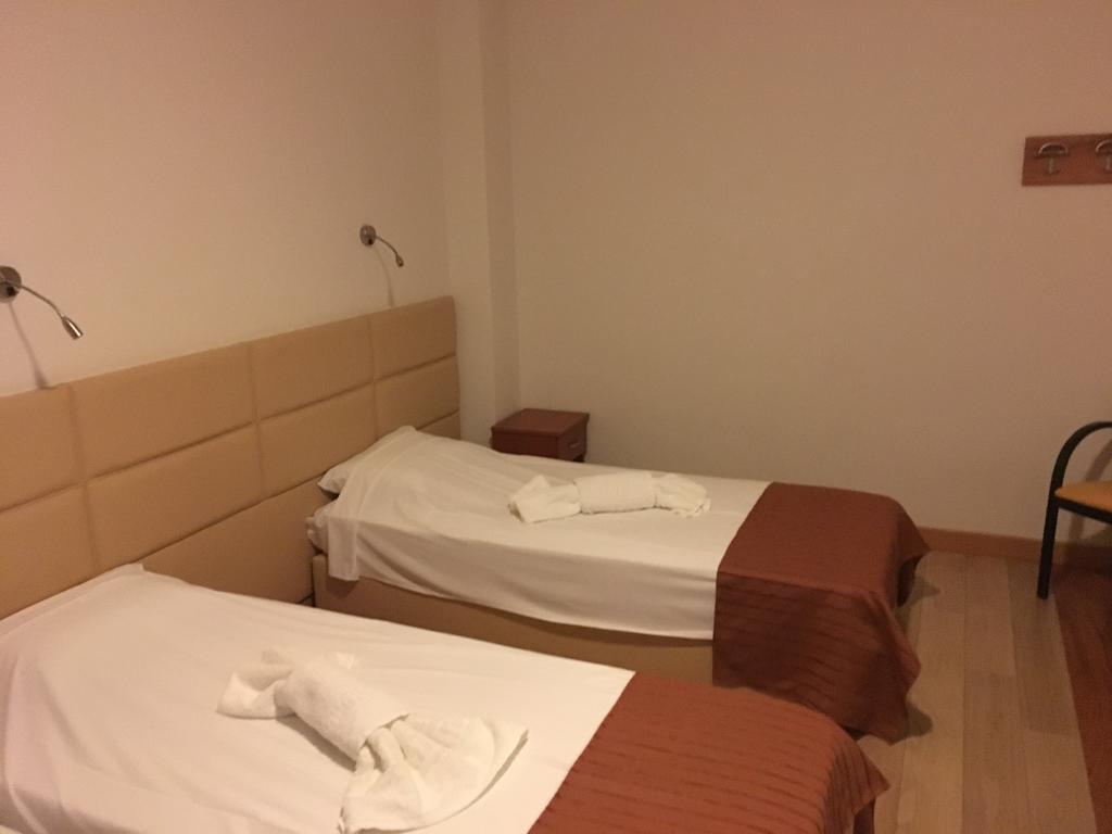 Aitheron Hotel Air Park Zervi エクステリア 写真