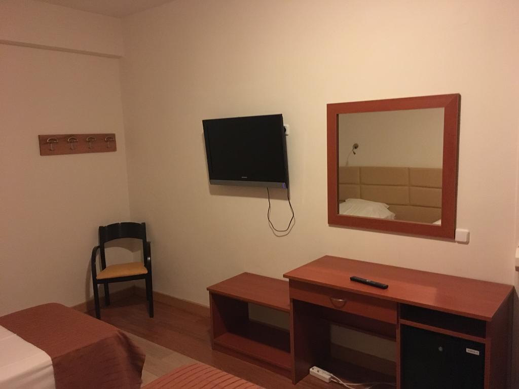 Aitheron Hotel Air Park Zervi エクステリア 写真