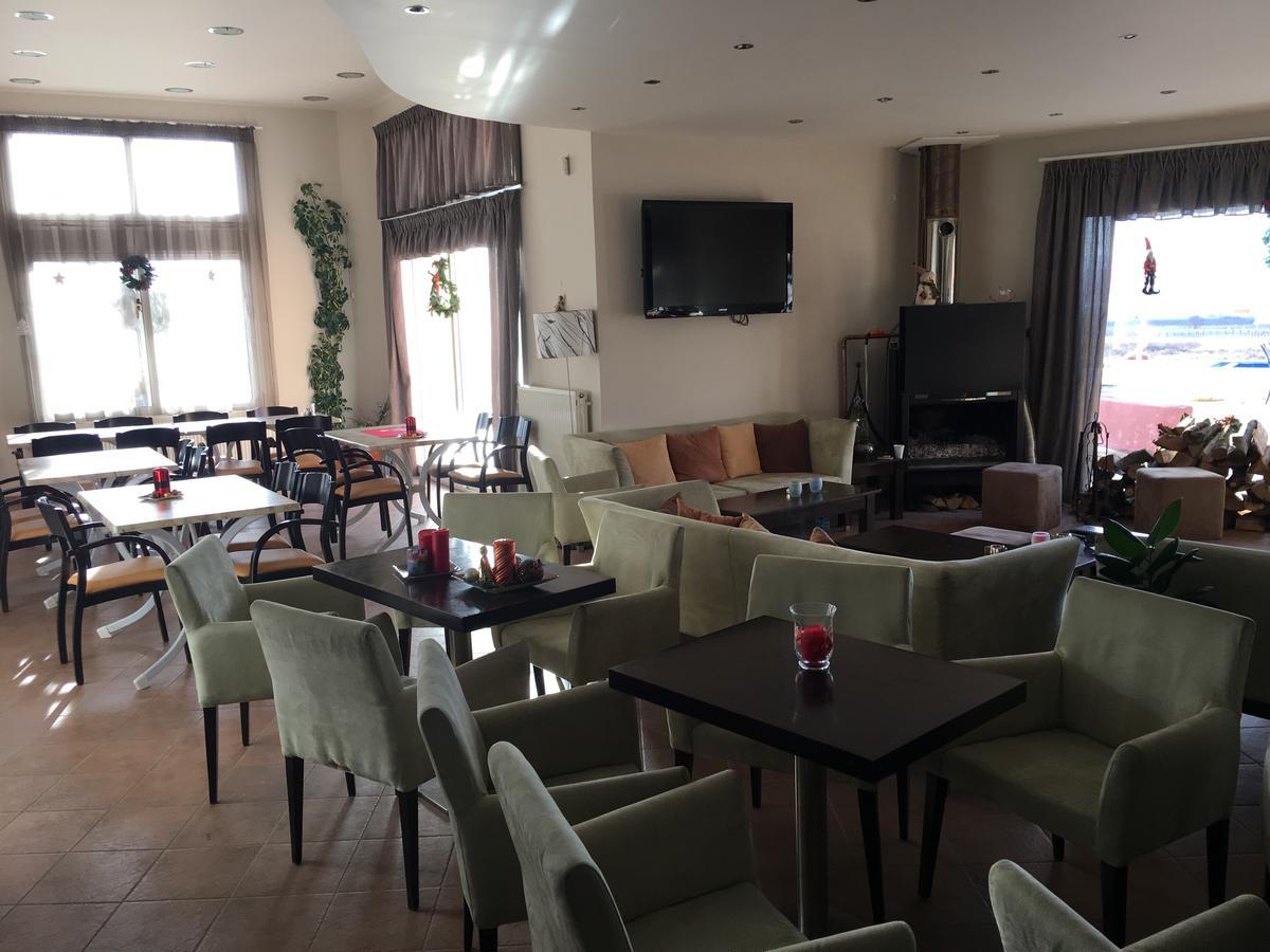 Aitheron Hotel Air Park Zervi エクステリア 写真